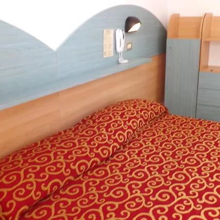 Alga Hotel 3*