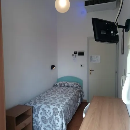 Alga Hotel 3*