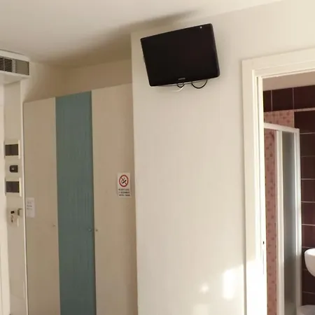 Alga Hotel 3*